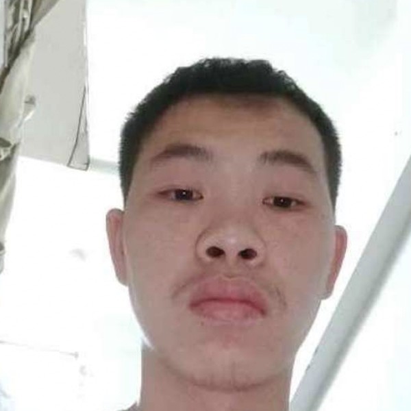 碧蓝深拥冬日的照片