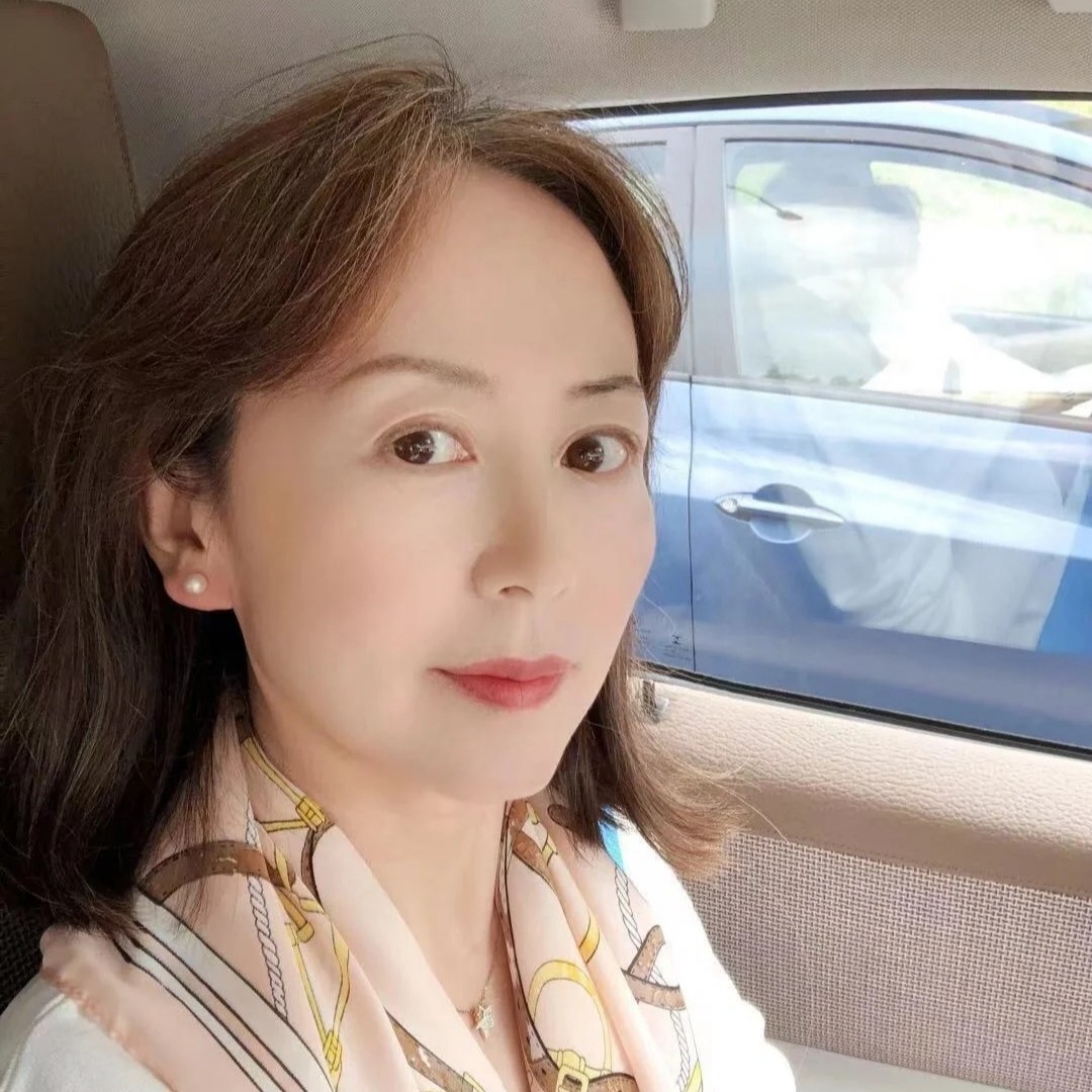 美丽俏佳人！的照片
