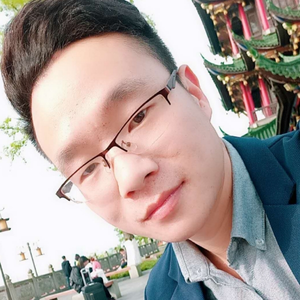 (ง •̀_遇见的照片