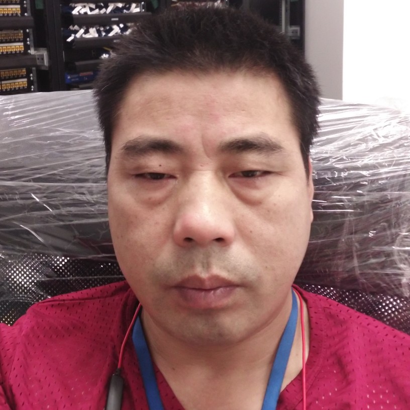 漠然踢过客的照片