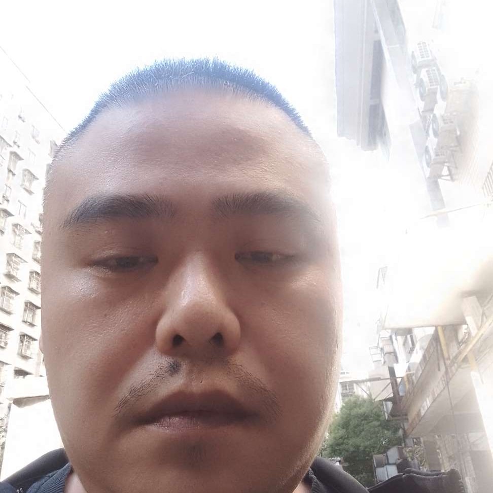 帅气说钢笔的照片