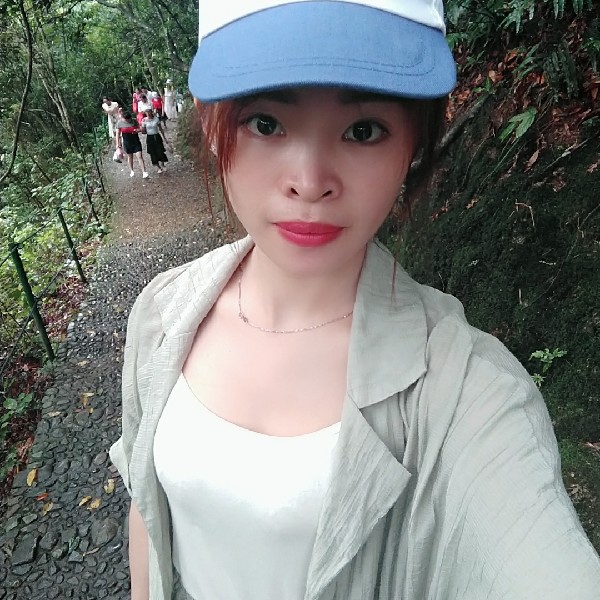 棉花糖蹙眉默默的照片