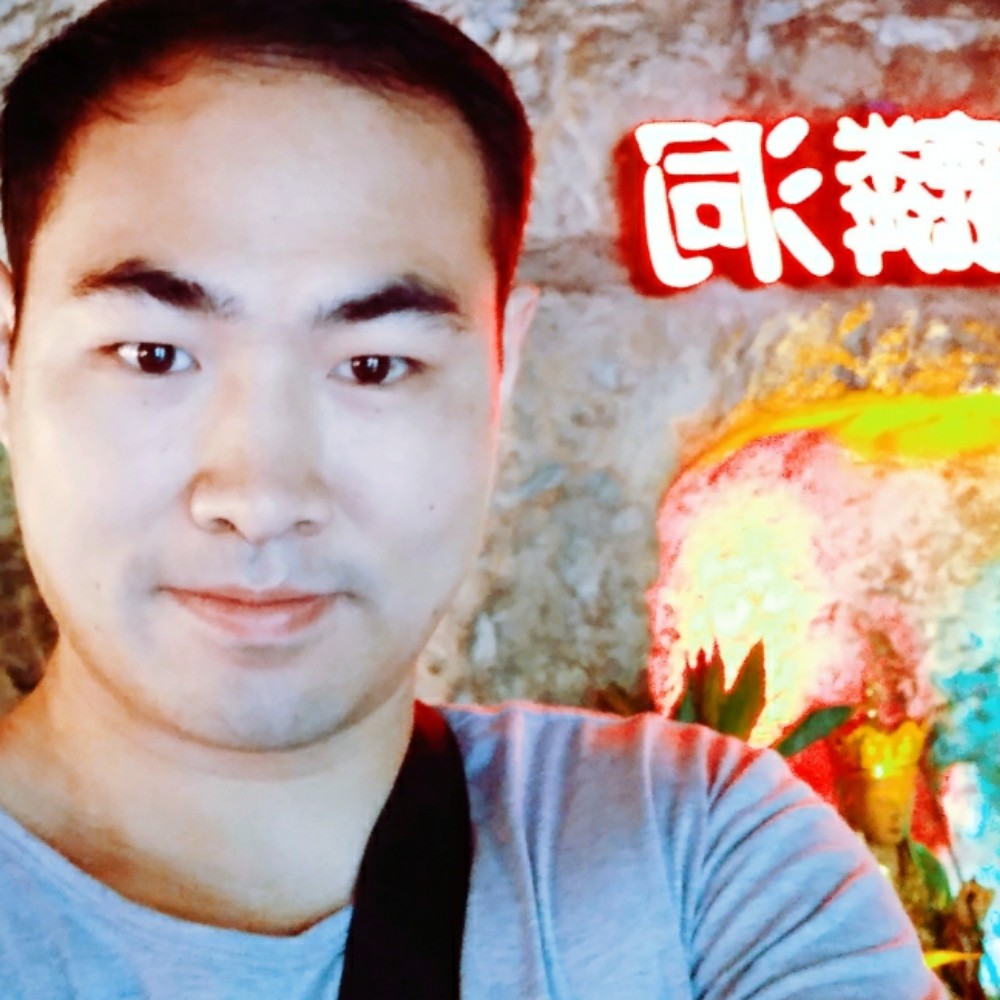 风萧挽手激情的照片