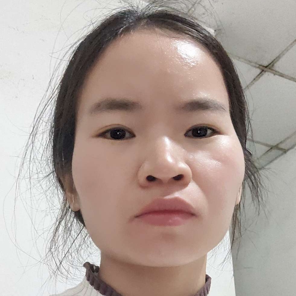 健壮拿钥匙的照片