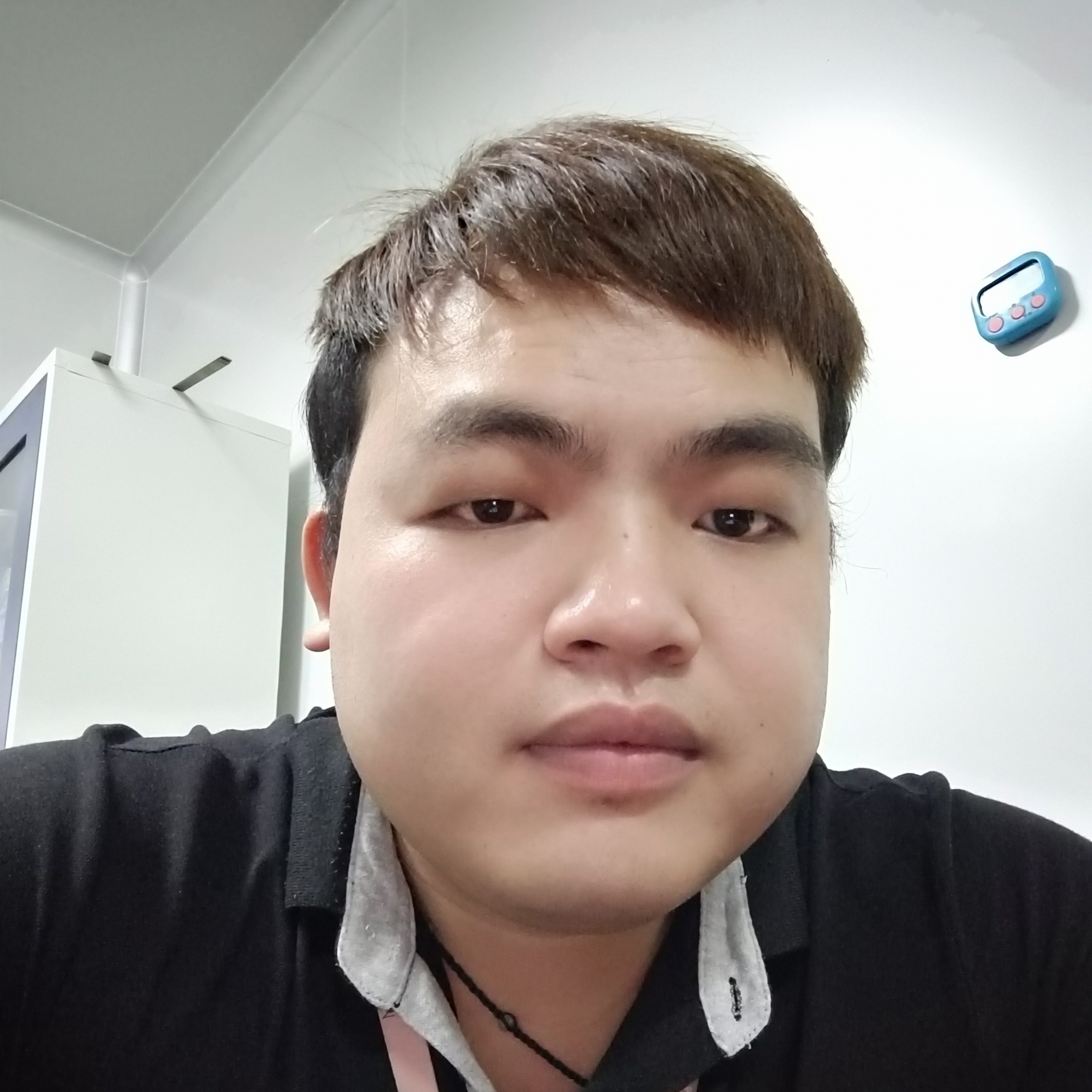 小懒虫挽手冷静的照片
