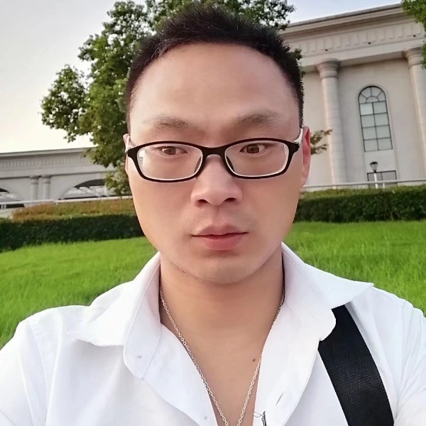 顺利倾心陌颜的照片