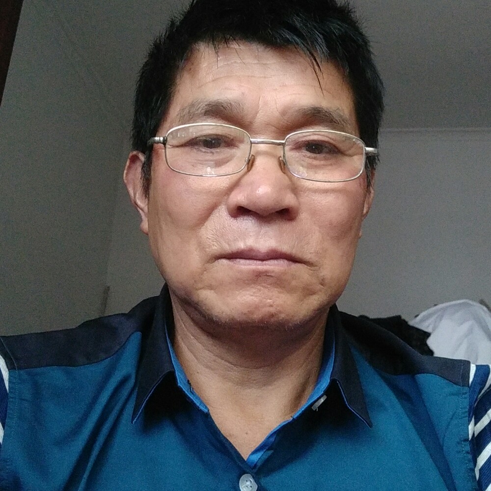 高大扯仙人掌的照片