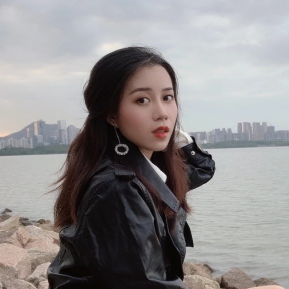 李莉 爱的照片