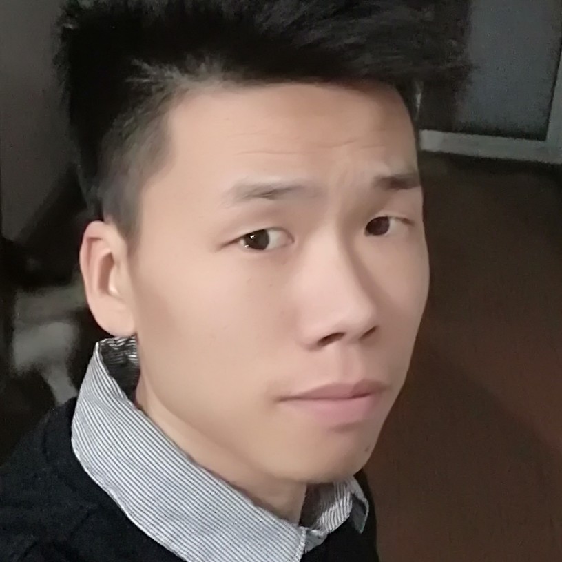 斑驳草丛的照片