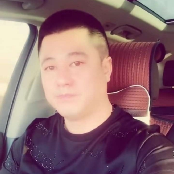 白茶暖余生。的照片
