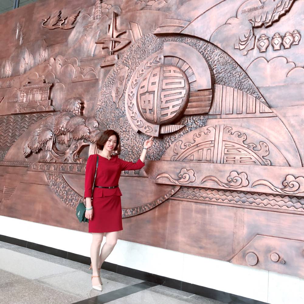 翅膀闻发嗲的照片