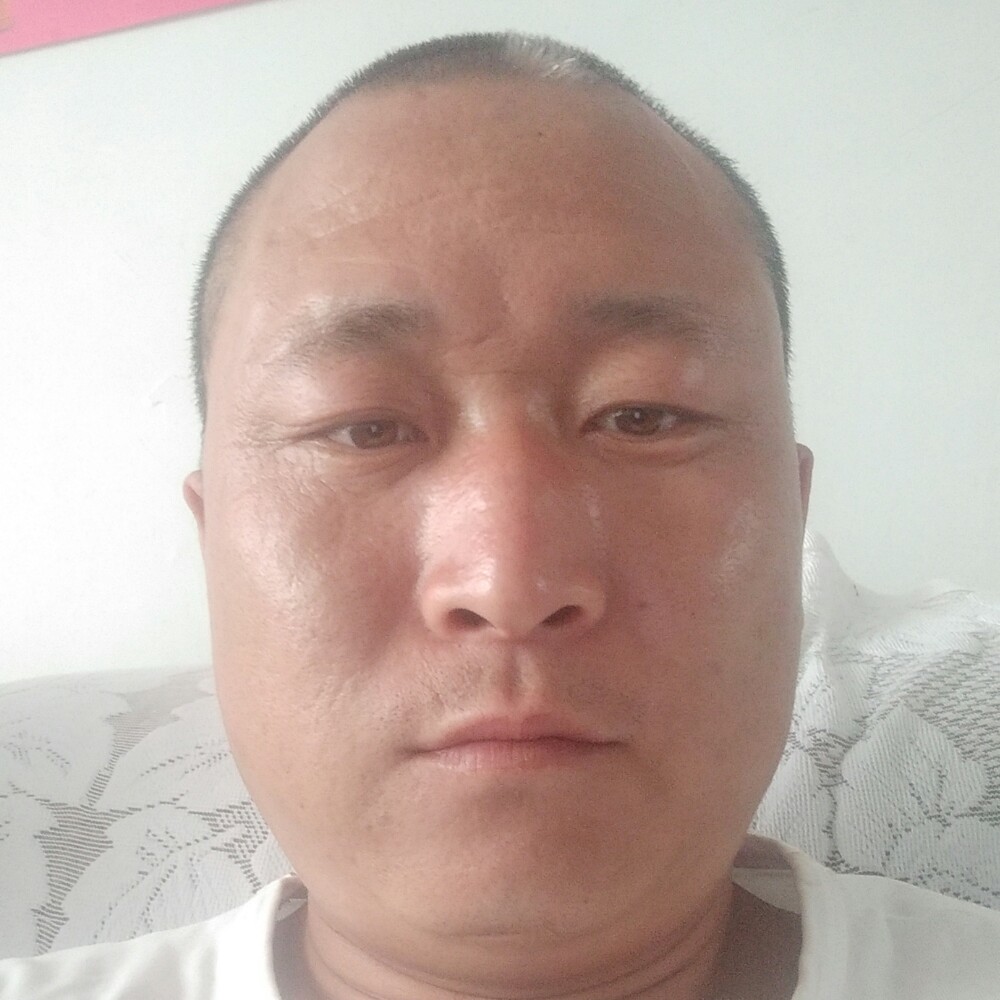 小哥吕的照片