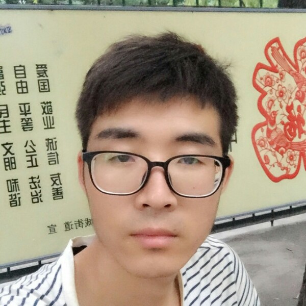 酒后的男人的照片