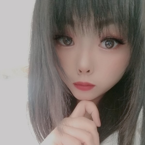甜美小女人的照片