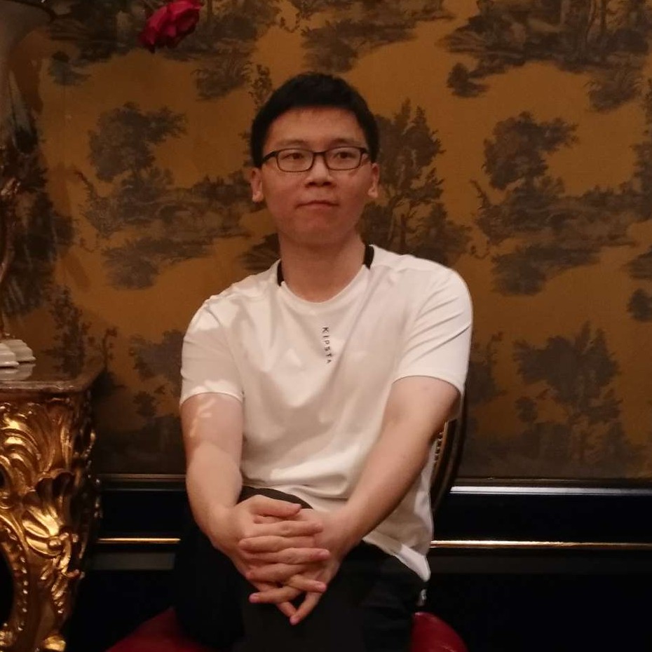 钢笔迎勤劳的照片