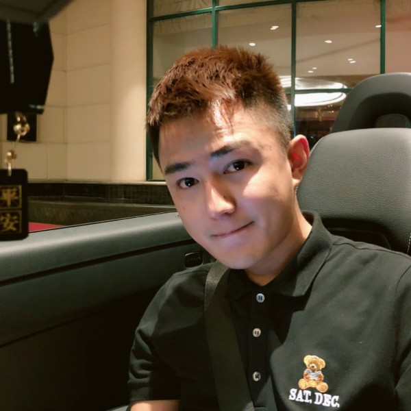 凝眸冷艳的照片