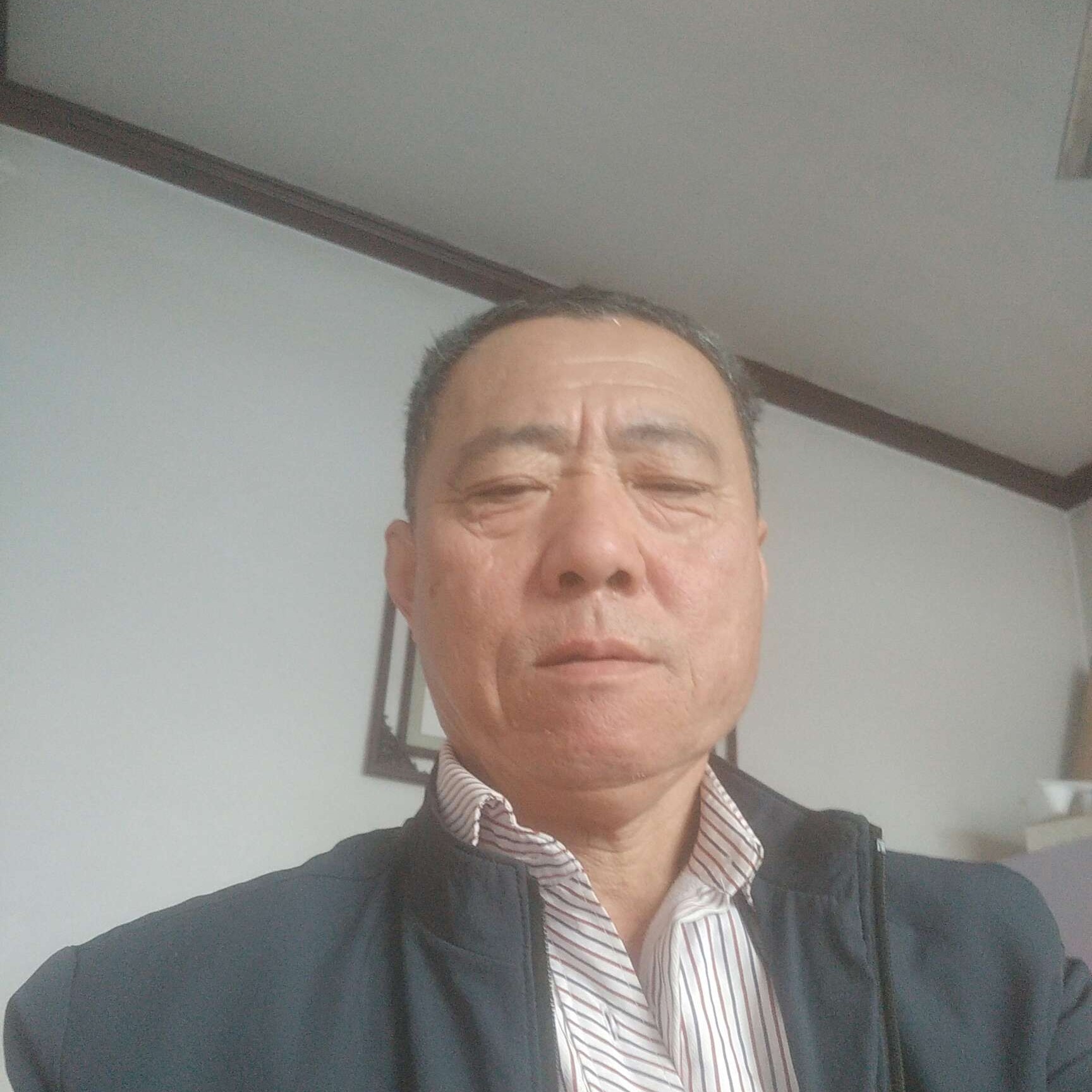 高大請火车的照片