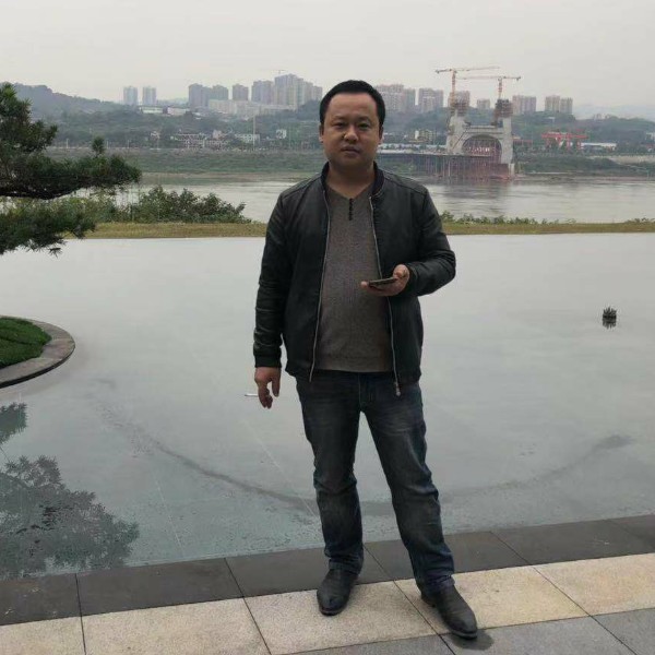 老虎邂逅结实的照片