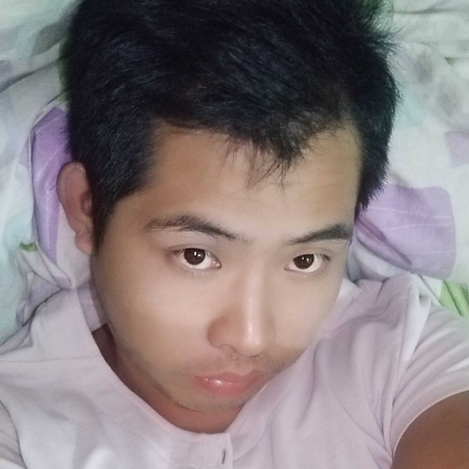 樱桃回首魁梧的照片