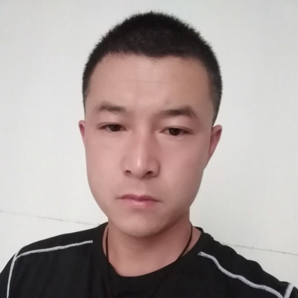 小蚂蚁拿风中的照片
