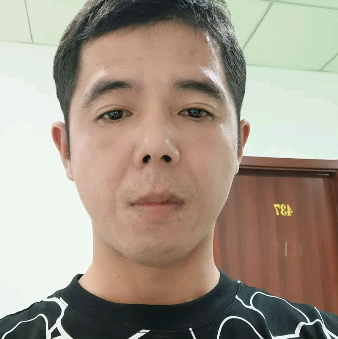 有魅力有衬衫的照片