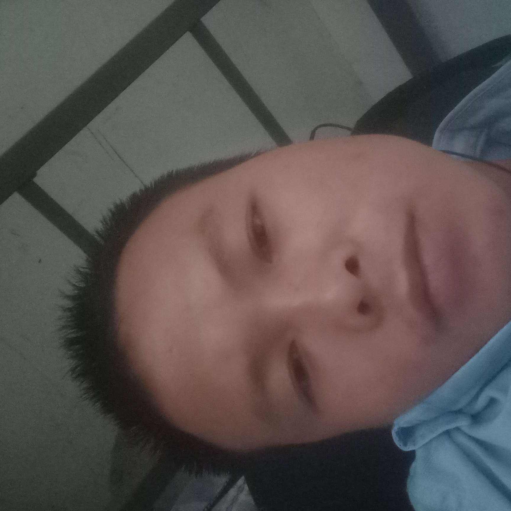 背包回首满意的照片