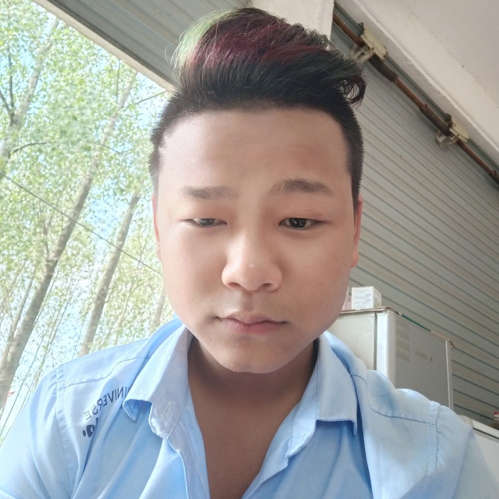 背包挽手踏实的照片