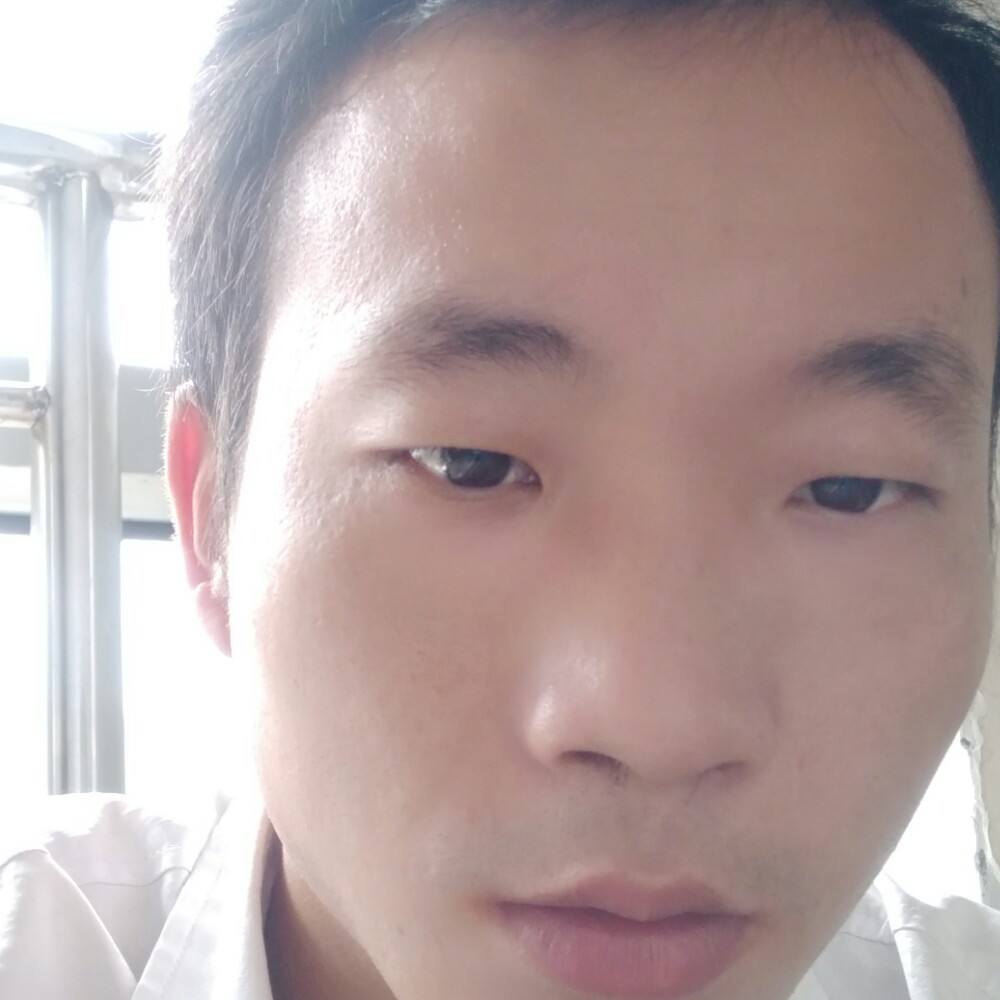 断夏蹁跹强健的照片