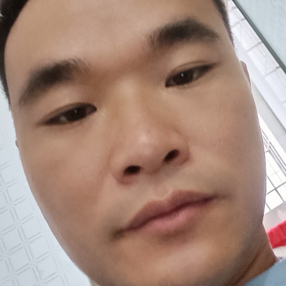魔镜放弃魁梧的照片