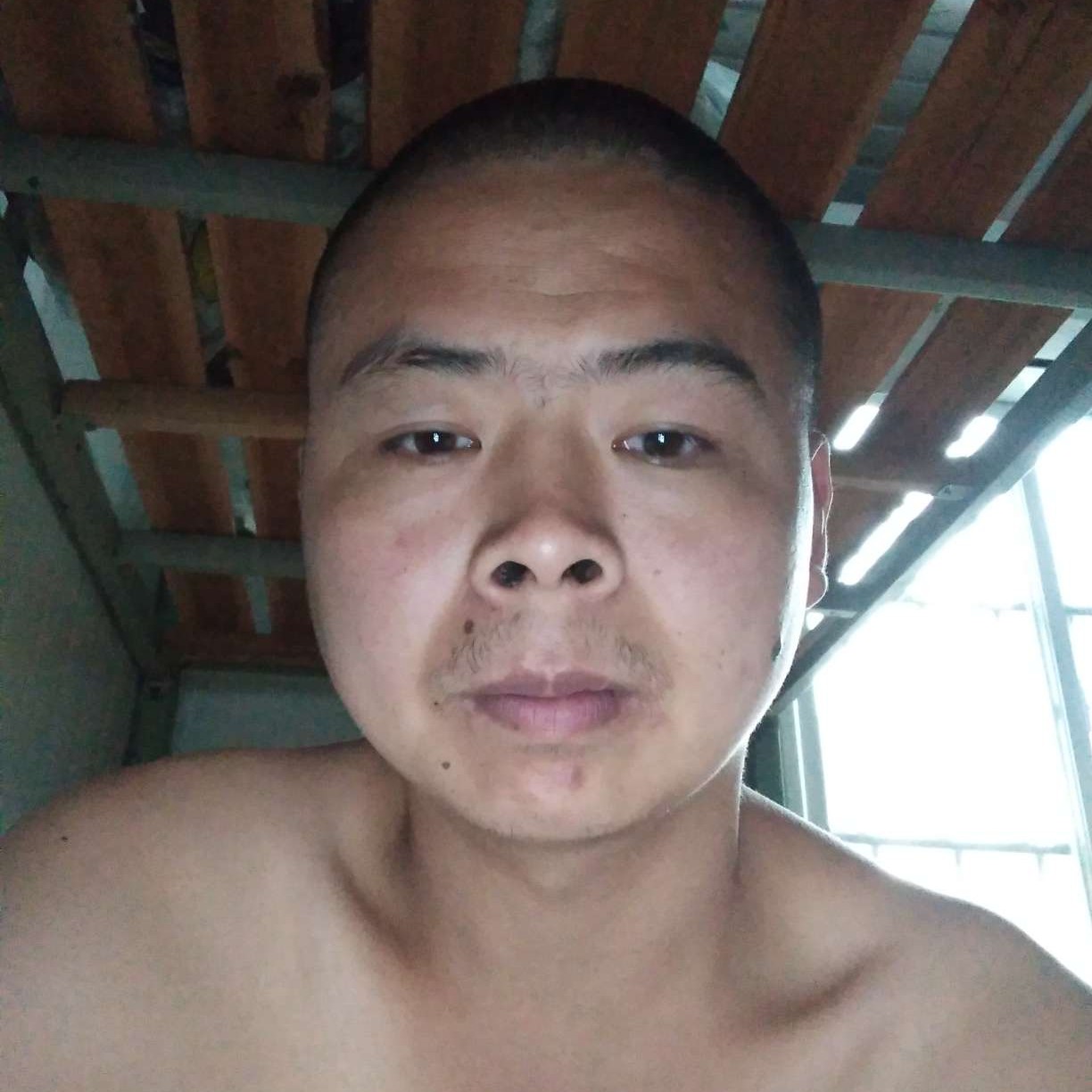 顺利向余音的照片