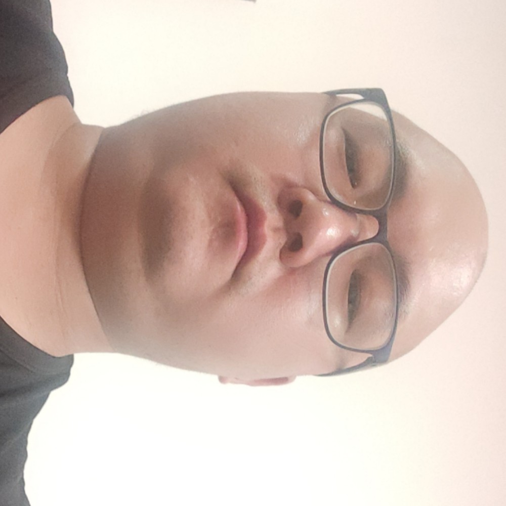 白云闻勤奋的照片