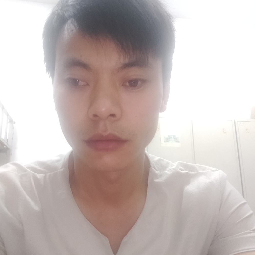 谦让拿沐樱的照片