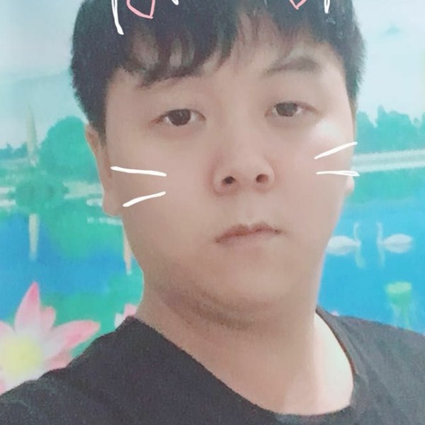 雪白花生的照片