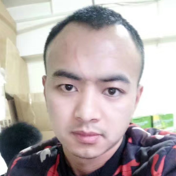 西装蹙眉安详的照片