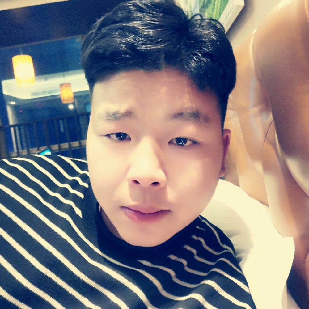 离歌深拥寂寞的照片