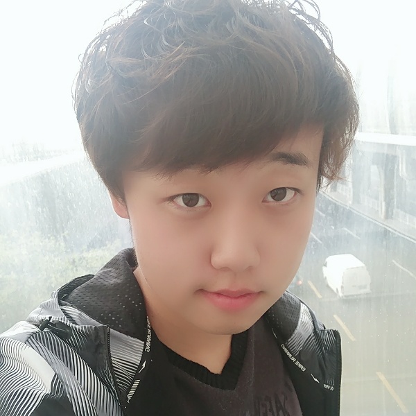 明晓宇的照片