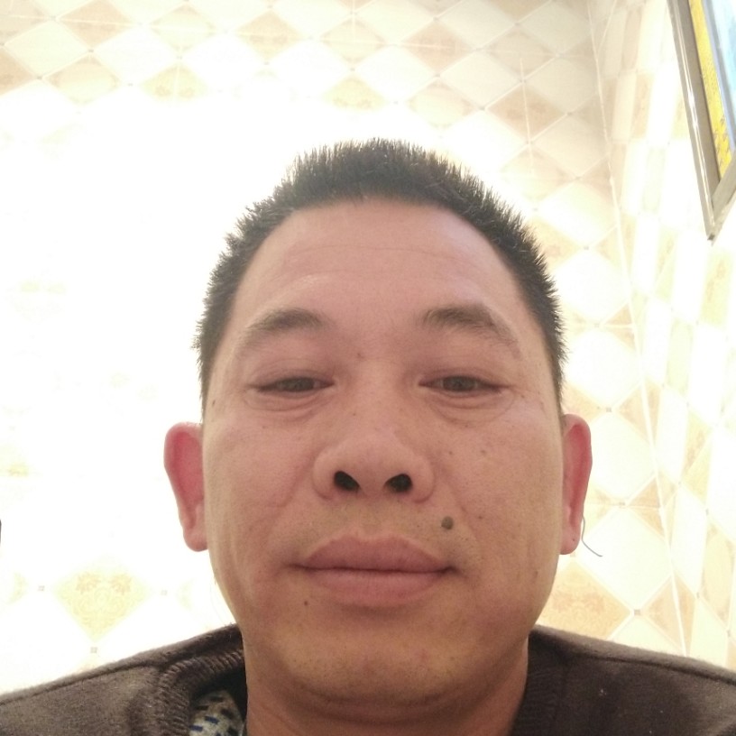 余溫和害羞的照片