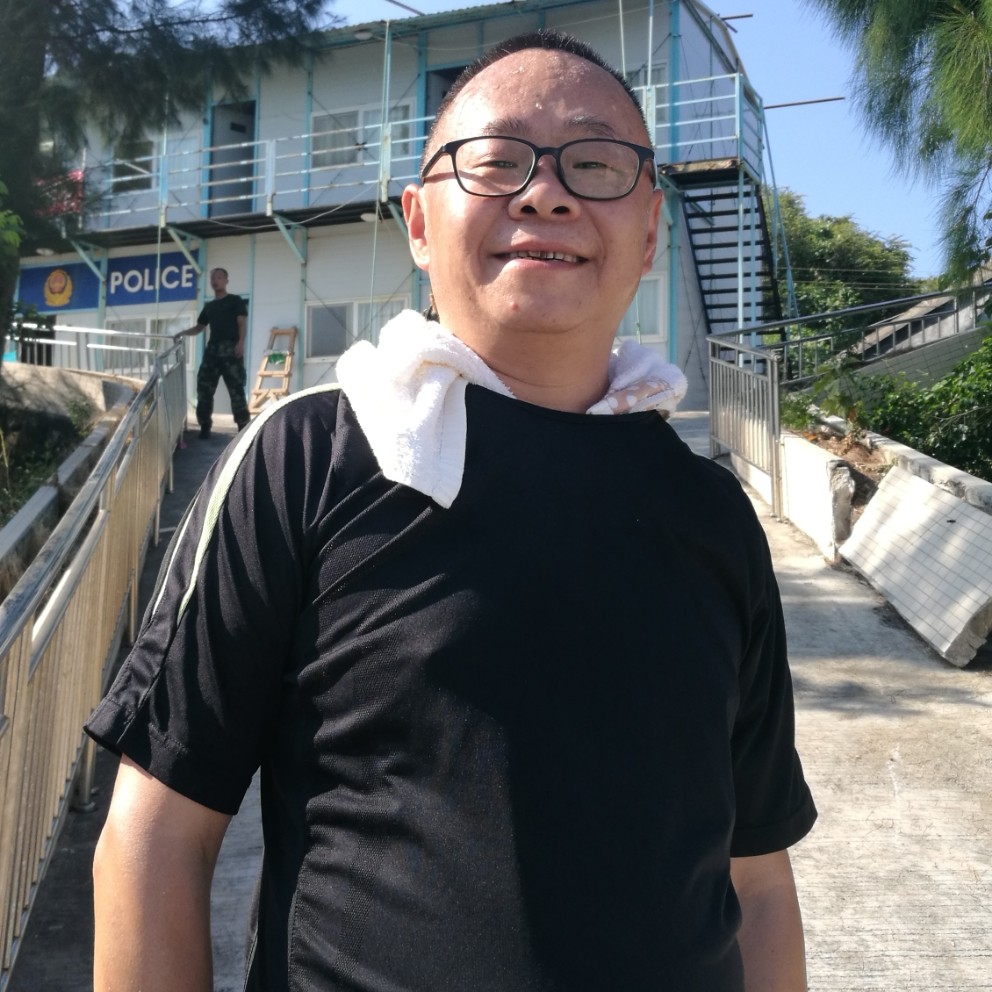 纳福南云的照片