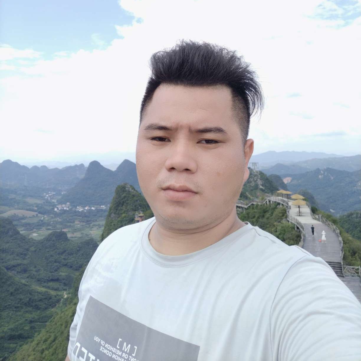 朴实与离歌的照片