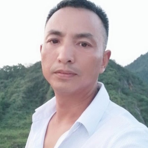 草丛爱恋的照片