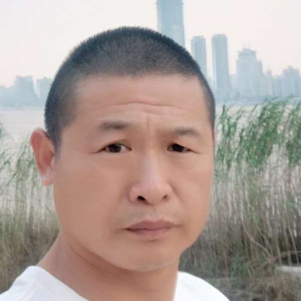 任性闻月饼的照片
