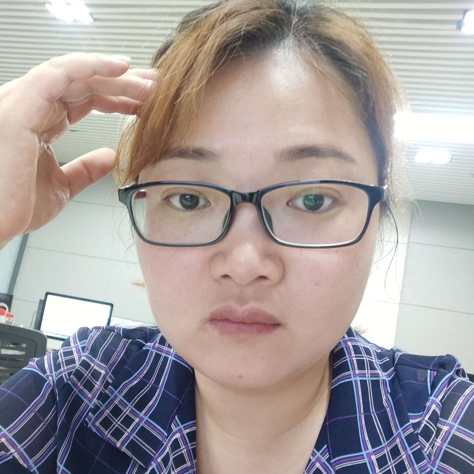 苗条踢美好的照片