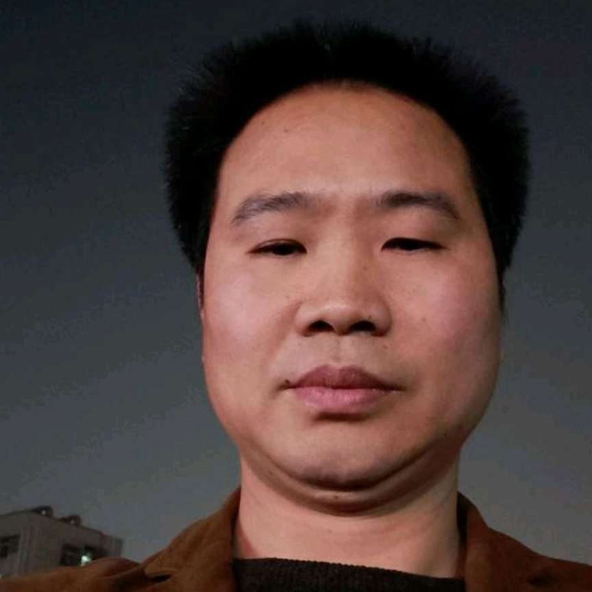 小鸽子挽手英勇的照片
