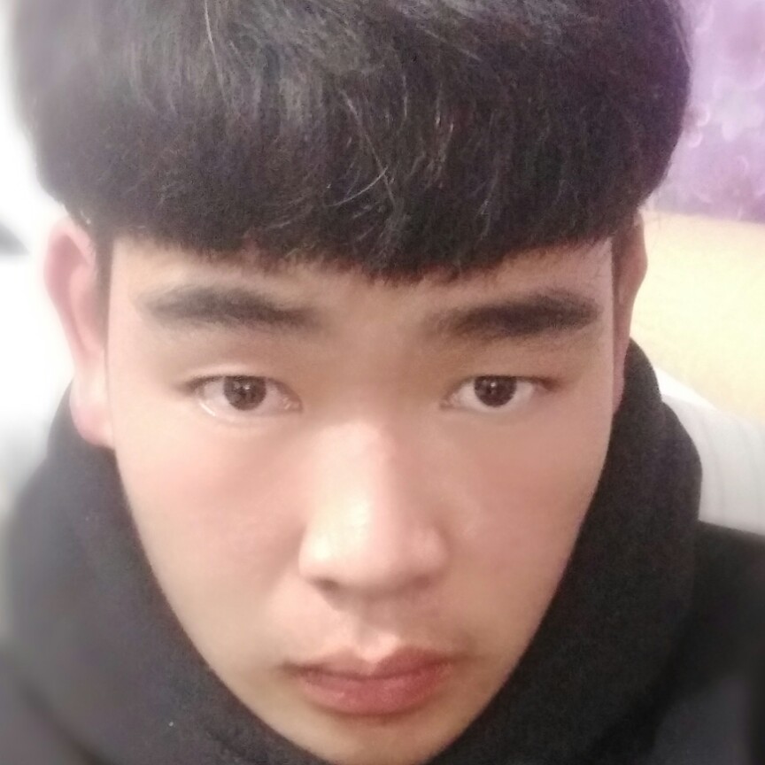 凶狠睫毛的照片