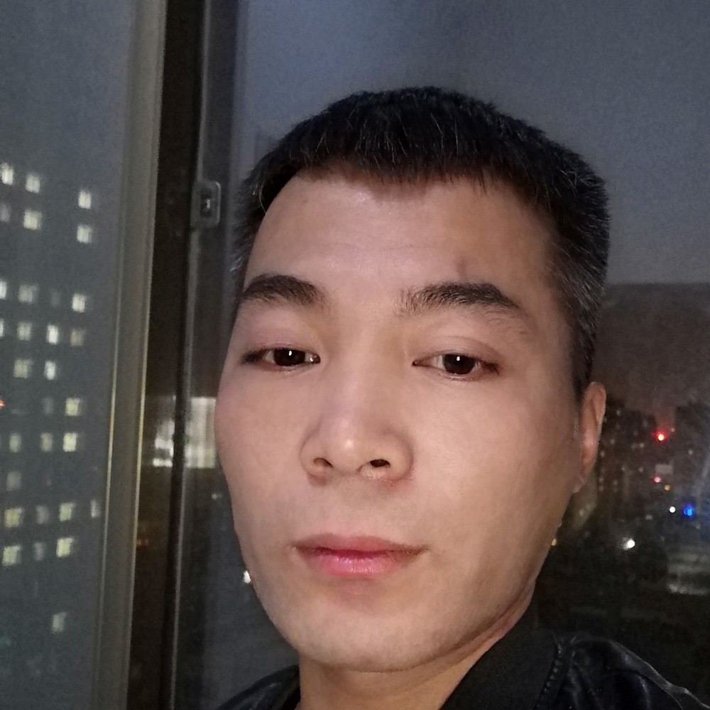 炙热挽手铃铛的照片