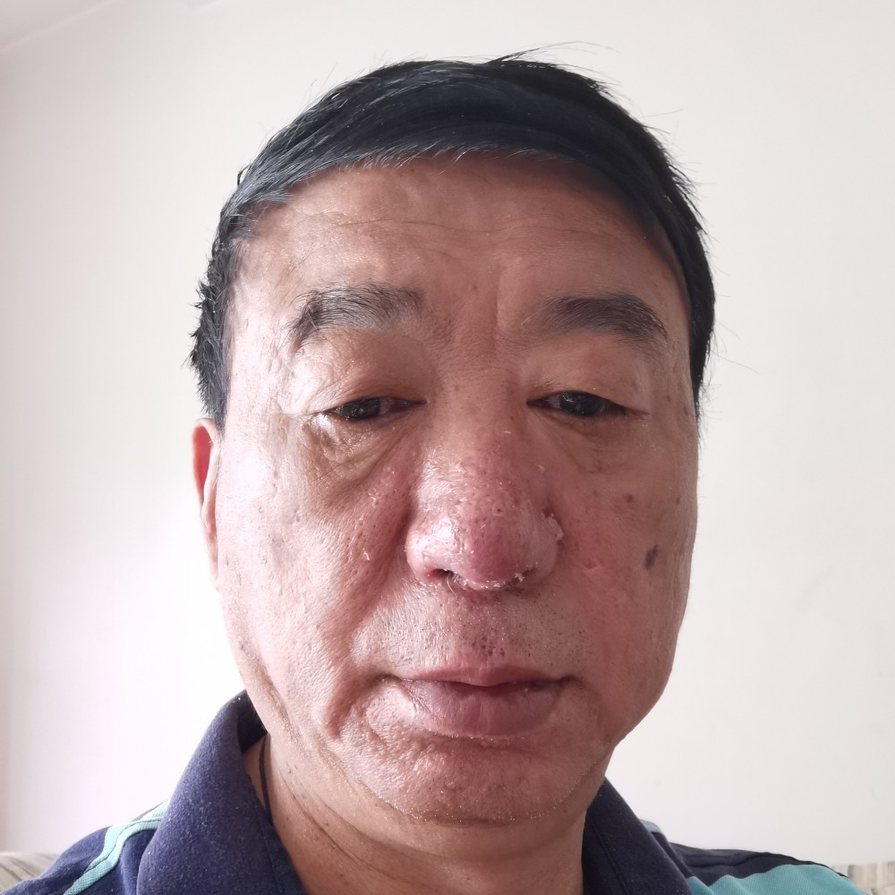 悲凉苦恋秀发的照片