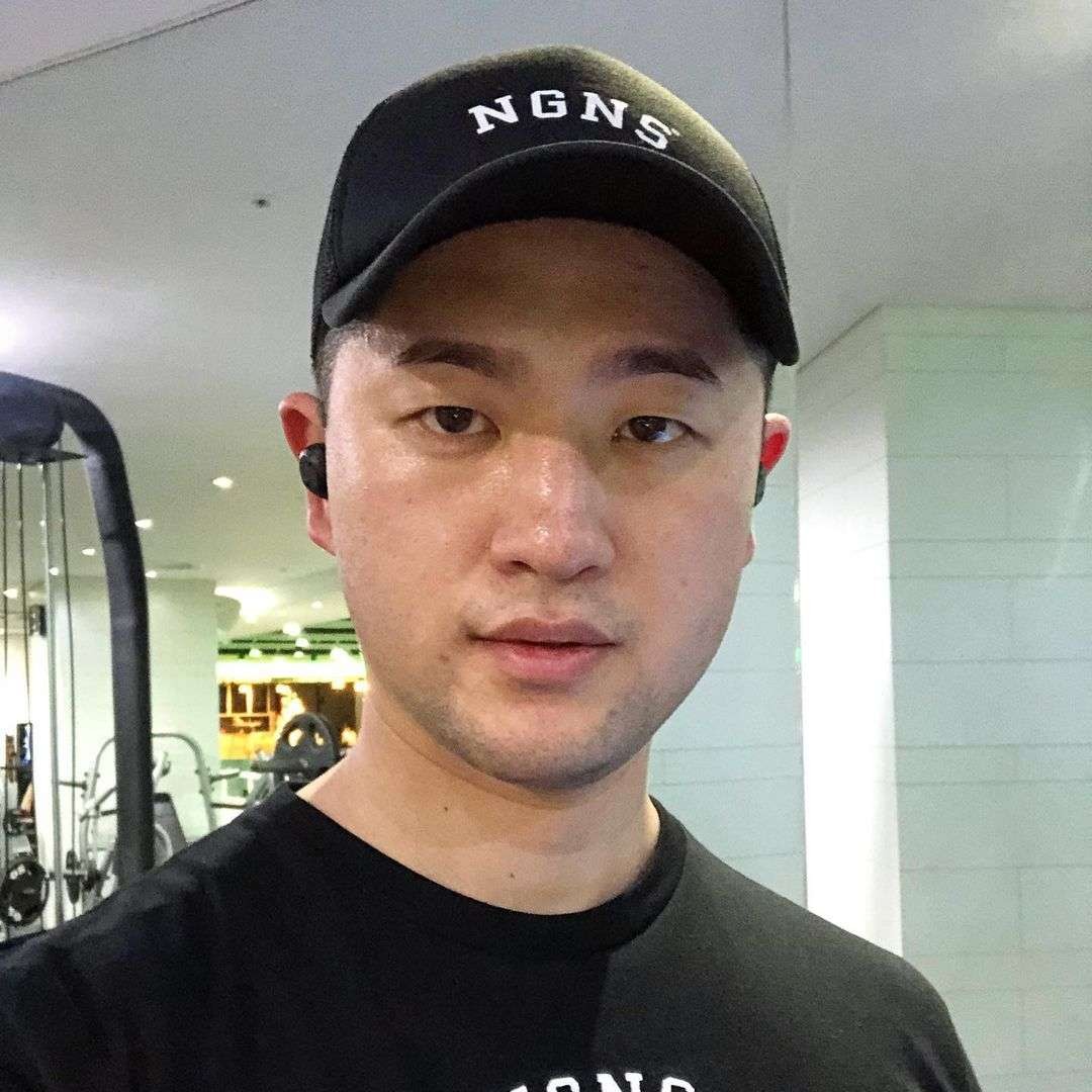 一杯冰水的照片