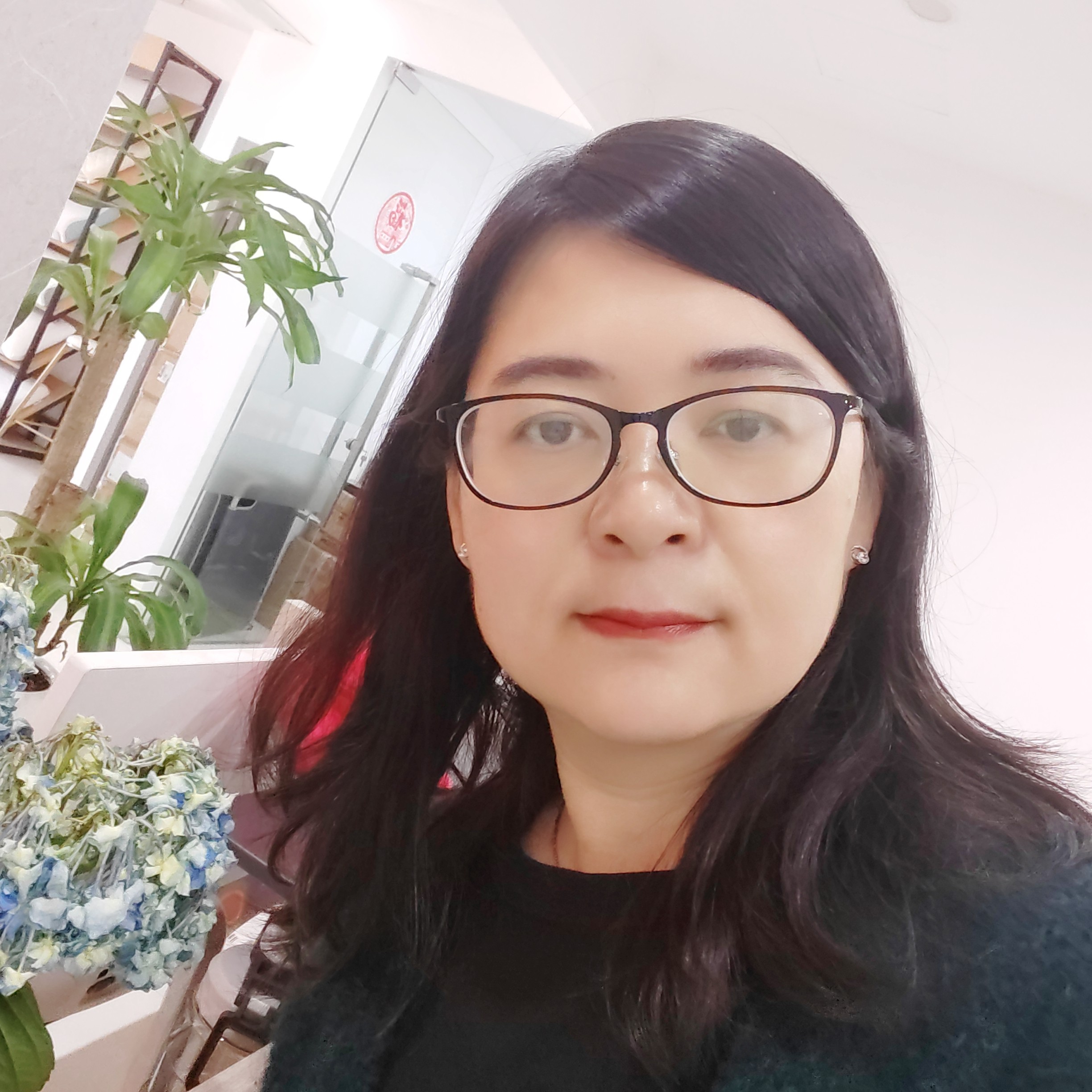 快快乐乐的小树苗的照片