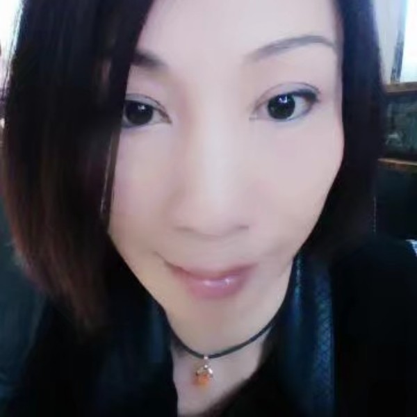 香水等待调皮的照片