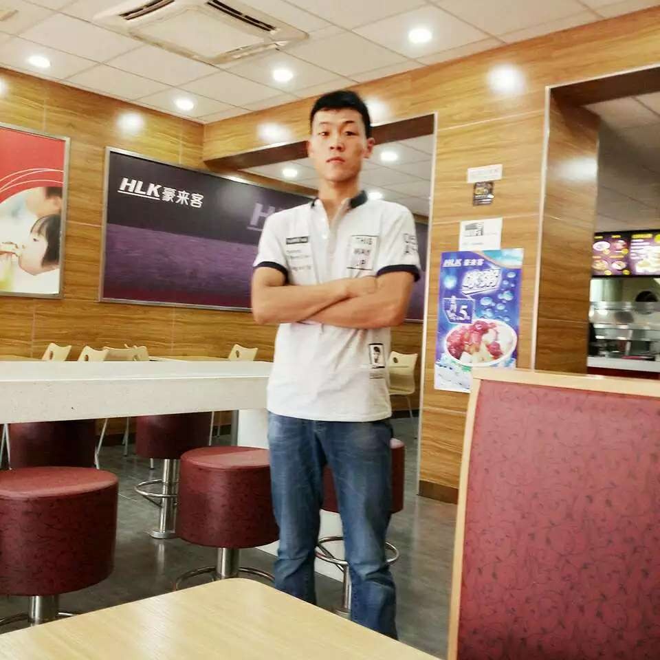 爱笑的大男孩，的照片